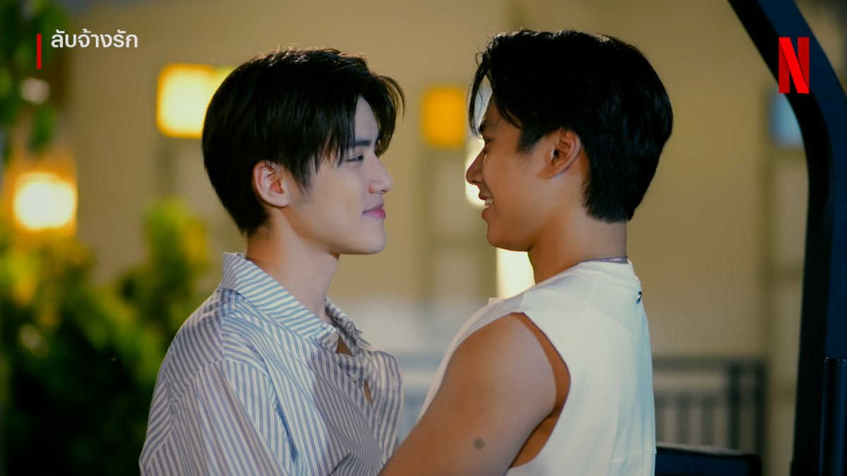 เค้าว่ากันว่า #KidnapSeriesEP9 คุณหนูคิวโดนขโมยจูบฉ่ำ ถ้าถามว่าฉ่ำแค่ไหน คลิปนี้มีเฉลยครับ /ดูคลิปจบกันกี่โมง คอมเมนต์มาบอกกันด้วยนะ :p #ลับจ้างรัก #โอมเล้ง #NetflixTH #ohmpawat #LengThanaphon #OhmLeng