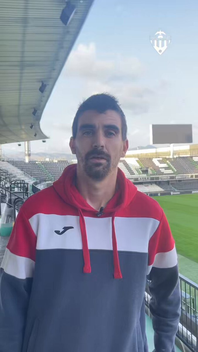 🫂🔝 Sergi i un grup de companys de Riudecanyes (província de Tarragona) han vingut fins a l’#SkyFiCastalia🏟️ amb tot tipus de material per aportar el seu gra d’arena als damnificats per la DANA Gràcies per la vostra aportació i la vostra solidaritat! 👏🏻 #PPO👂
