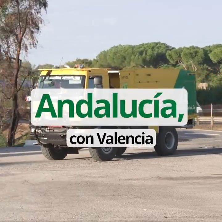 Así salía esta mañana desde #Andalucía el segundo contingente del EMA INFOCA hacia la Comunidad Valenciana. El mayor despliegue de su historia fuera de nuestra comunidad. Ya hay más de 500 bomberos andaluces, técnicos, forenses... trabajando en la zona. Todos con Valencia.