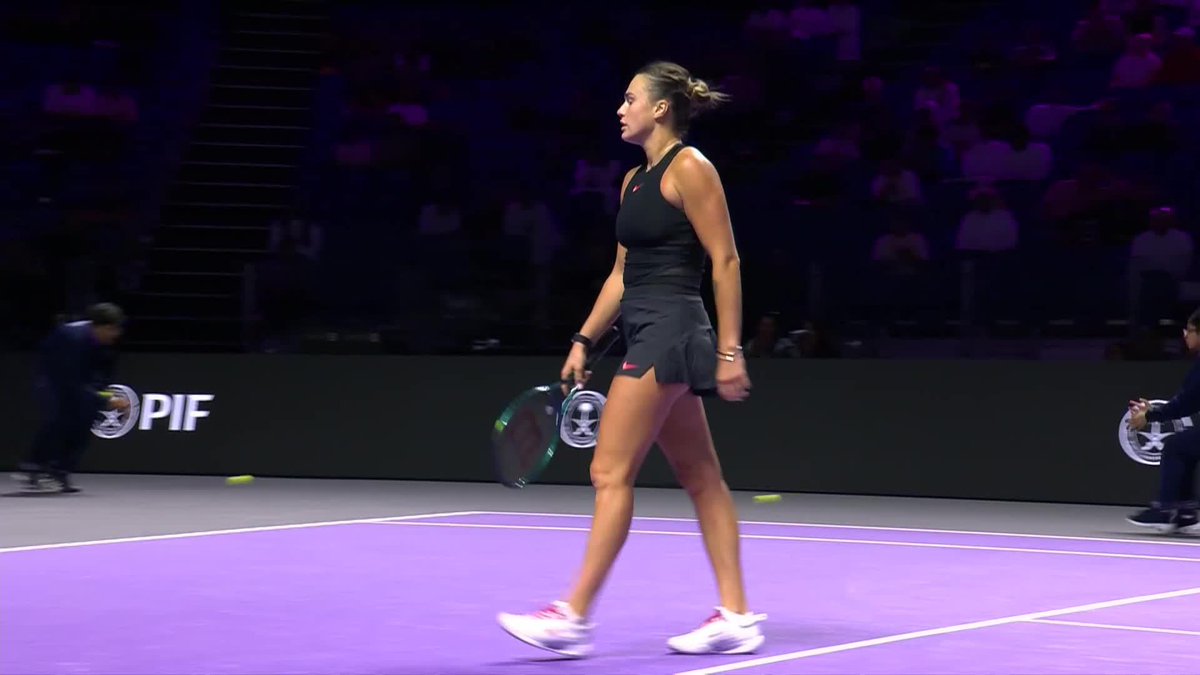 Aryna Sabalenka coming up with some of her best tennis against Paolini at the WTA Finals in Riyadh. Sensational lob on the run. She doesn’t get anywhere near enough credit for how much her movement has improved. Complete player. 🐅