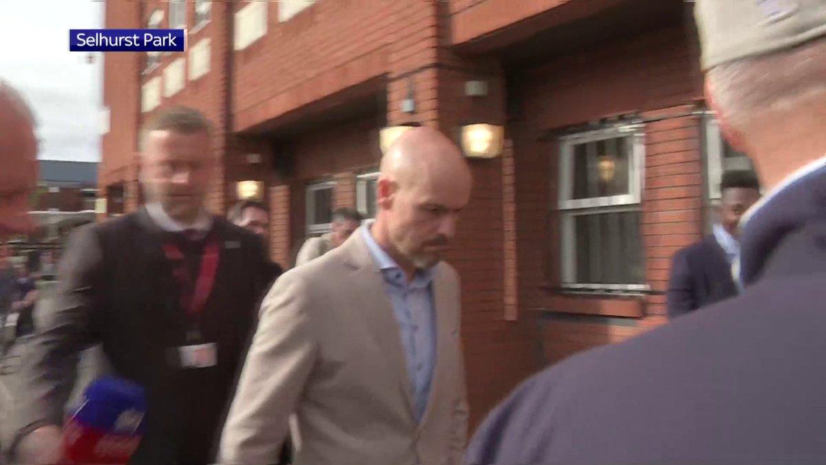 Gary Cotterill is such a little bitch. He loves pestering new United managers.
