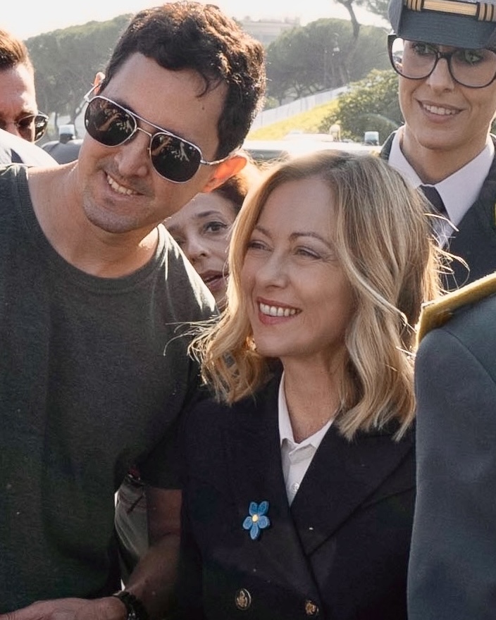 Grazie a tutti gli uomini e le donne delle Forze Armate che, con impegno e sacrificio, garantiscono la nostra sicurezza 🇮🇹