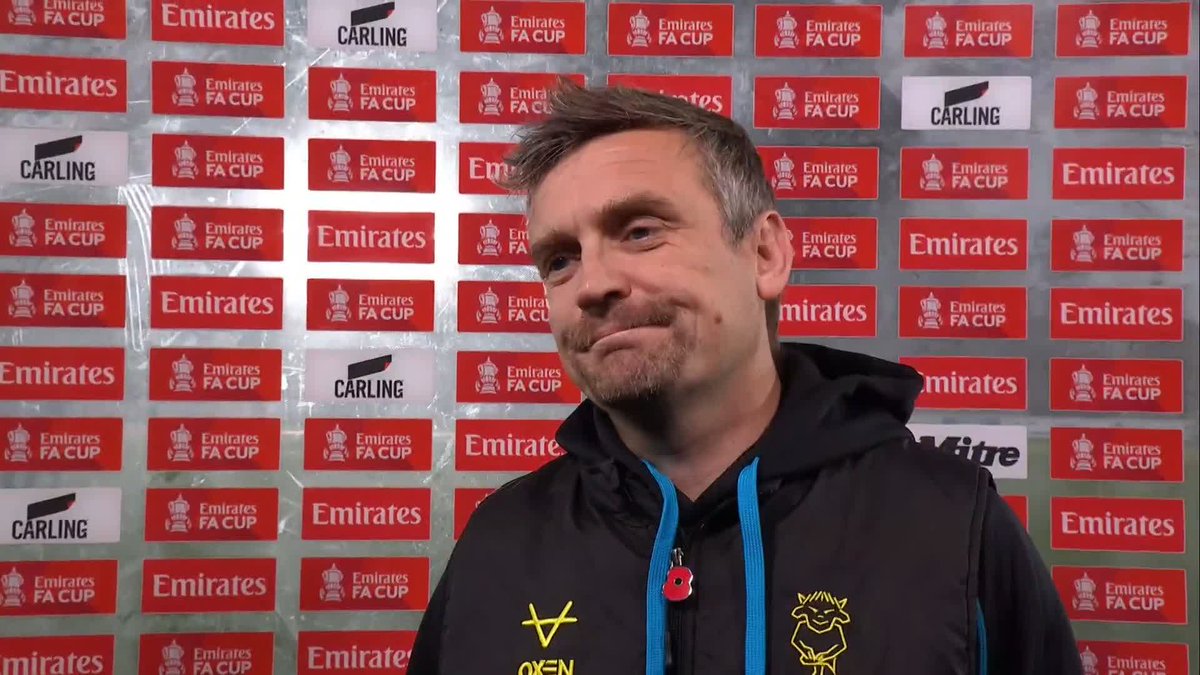 ▪️ Former PE Teacher ▪️ Former Director of Football at Loughborough University ▪️ Once Captain and Coach of England's Futsal team 👏 Lincoln City's boss Michael Skubala has certainly trodden his own path in the game #EmiratesFACup