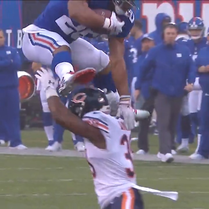 .Saquon Barkley is no stranger to crazy hurdles 🤷♂️