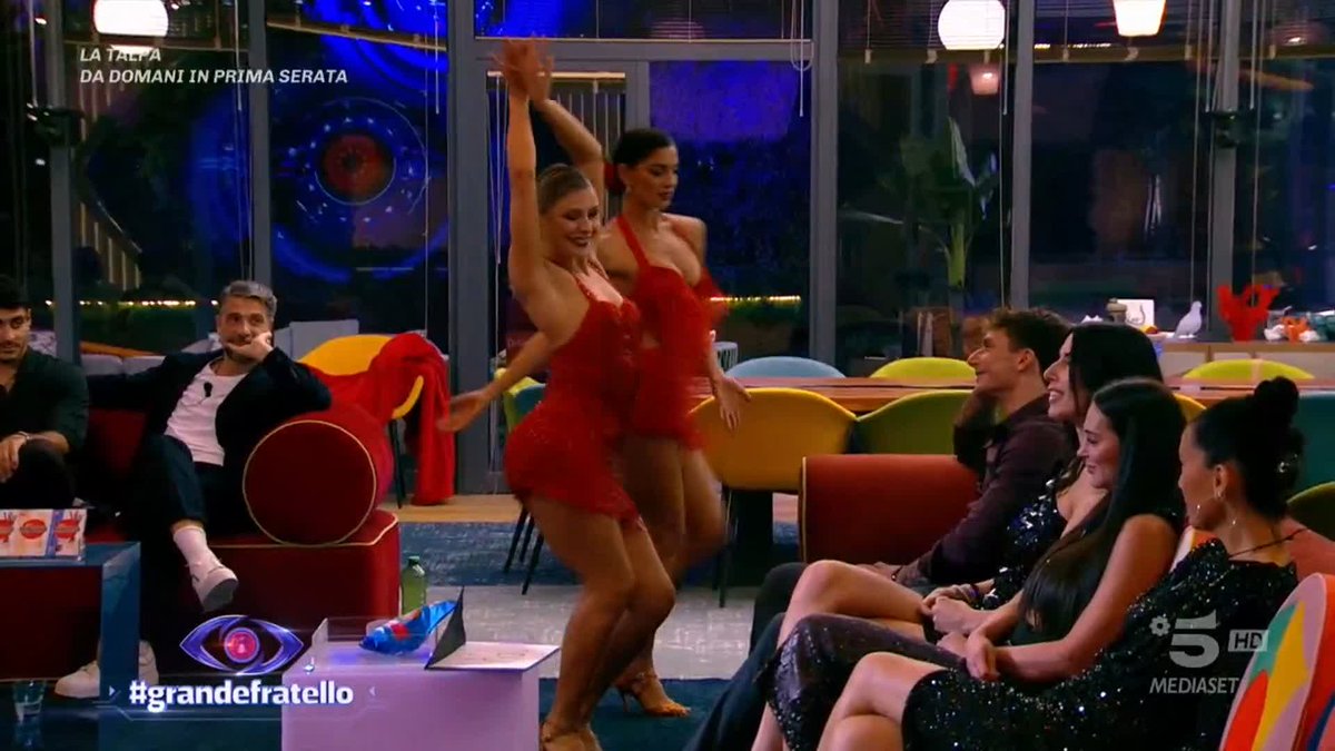 Tommaso sei pronto a partire? La Spagna ti aspetta! ✈️🇪🇸 #GrandeFratello