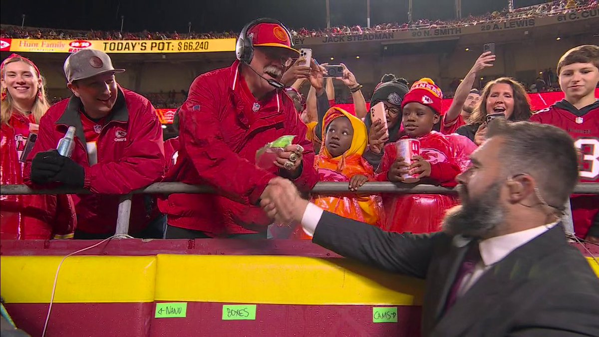 Andy Reid's doppelgänger won Andy Reid's whiskers, courtesy of Jason Kelce 😂