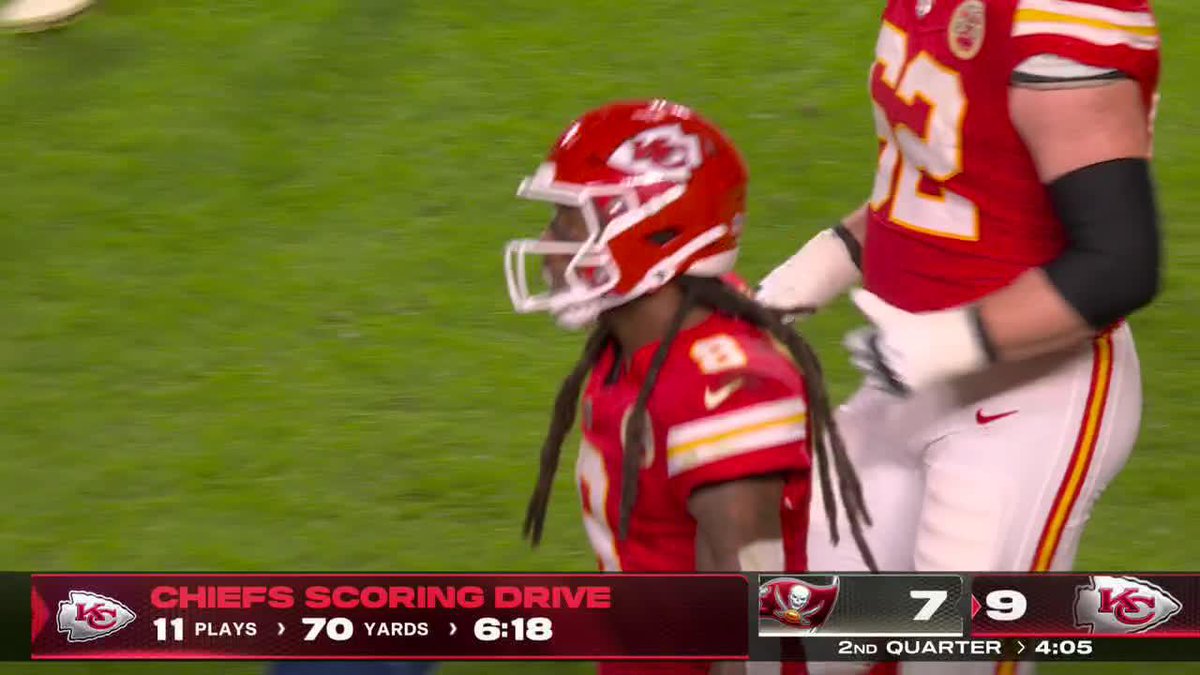 DeAndre Hopkins scores his first TD with the Chiefs! 🙌
