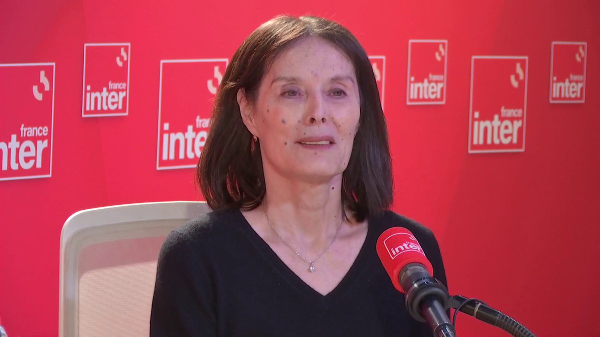 Bambou raconte comment elle a traîné le regard de dégoût de sa mère toute sa vie, y compris quand elle était mannequin : "Je pensais que n'importe qui pouvait faire des photos, avec une bonne lumière, un bon photographe, un bon maquilleur." #le710Inter