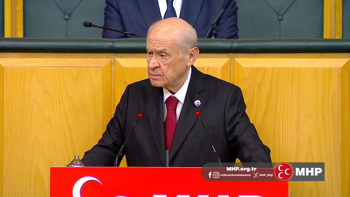 Cesetlerinin çiğnenmesinden bahseden aslan parçaları, bunlar Bozkurt değil, aslan da olmaya niyetleri yok, bunlar başka şey olmaya niyetliler. 1967 yılından bugüne kadar; devletin ülkesi ve milletiyle bölünmez bütünlüğüne ters bakan 339 bölücü milletvekilinin Meclis çatısı altında görev aldığını size nasıl anlatalım? Bu sarih gerçeği daha nasıl açıklayalım?