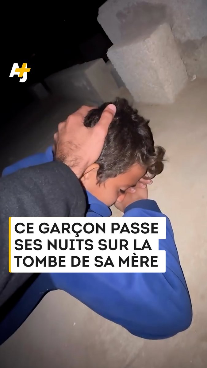 Zain Youssef Mhana a perdu sa mère il y a 2 mois dans un bombardement israélien sur le camp de Nuseirat. Depuis, il se rend chaque nuit au cimetière pour dormir sur sa tombe.