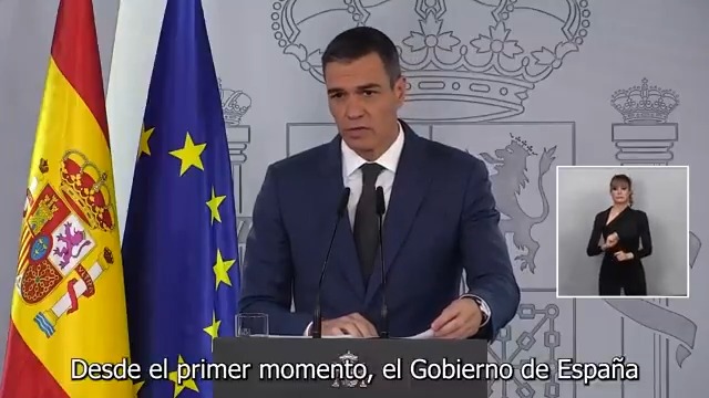 Desde el primer momento, el Gobierno de España está trabajando en cuatro ámbitos prioritarios: salvar vidas, recuperar el cuerpo de los fallecidos, garantizar la seguridad en las calles, y restablecer los suministros y servicios de las zonas afectadas. Se han logrado avances importantes, pero sabemos que esto no es suficiente. Tenemos que seguir trabajando, sin distracciones. Con más medios, más coordinación y más esfuerzo hasta recuperar la normalidad. Por eso aprobamos un primer paquete de medidas destinadas a ayudar a los hogares, empresas y ayuntamientos de los municipios golpeados por la DANA.