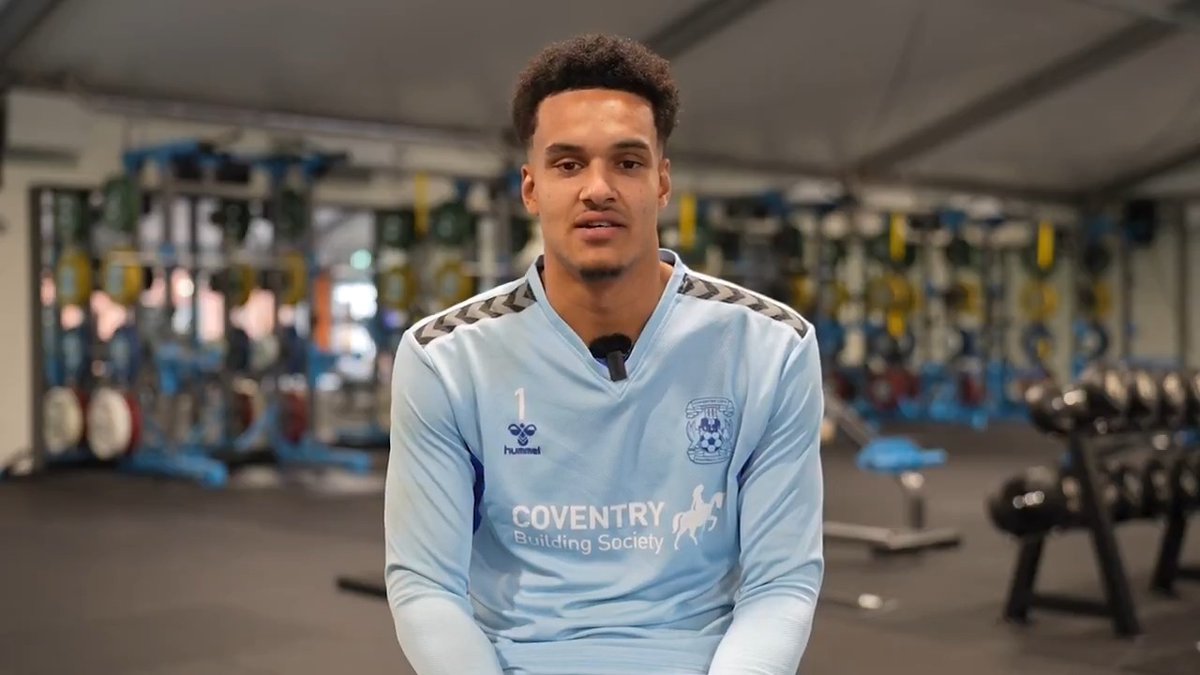 Oliver Dovin on life at the Lodge, his tattoos and playing as a striker. 🇸🇪 Lodge Diary EP006 📖