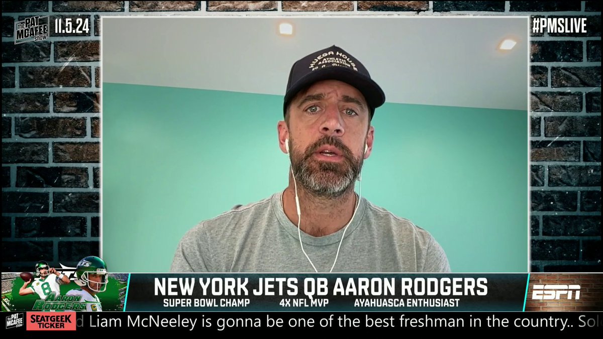 Aaron Rodgers reacts in real time to the Mike Williams trade: