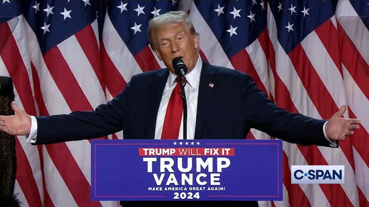Trump: "Hemos superado obstáculos que nadie creía posibles. Ahora está claro que hemos logrado la más increíble vuelta política. ¡Mira lo que ha pasado! ¡Es una locura!"