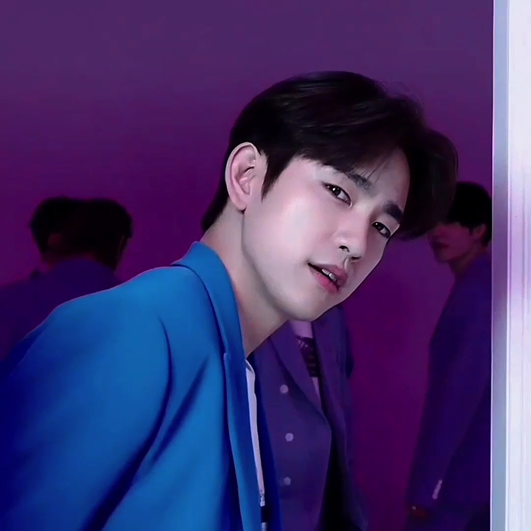JINYOUNG HAS COMPLETED HIS MILITARY SERVICE