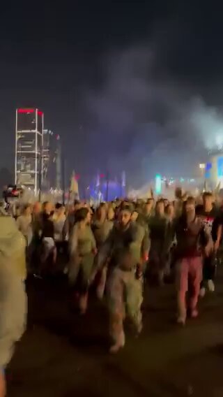 🔴🔴🔴 ÚLTIMA HORA 💣🇮🇱 ESTÁ PASANDO AHORA la situación en 🇮🇱. I$rael al borde de un estallado. Los información habla de una sonada militar contra el polaco Netanyahu después del despido del criminal ministro de guerra Gallant.