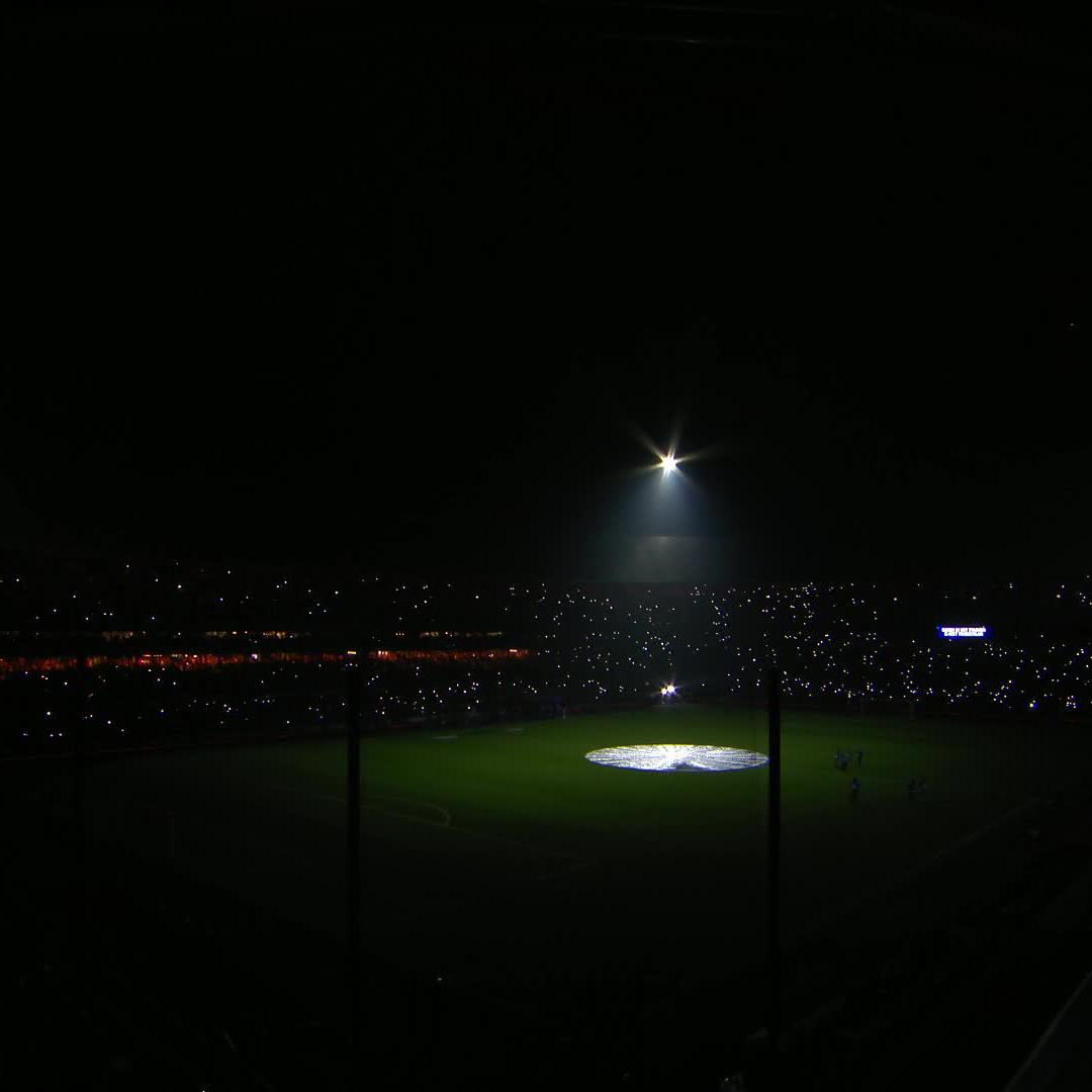 🎸 + 🔦 = 😍