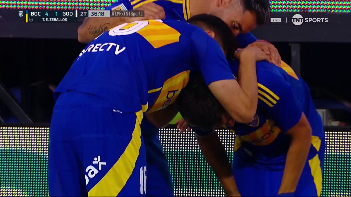 EL GOL DEL CHANGUITO ZEBALLOS PARA EL 4-1 Y LA EMOCIÓN EN EL FESTEJO. 🥹🇦🇷