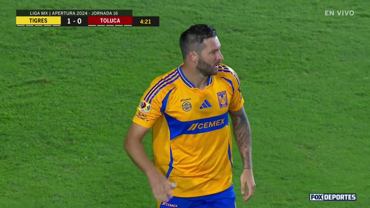 ¡GOL DE TIGRES! 😎💪 André-Pierre Gignac usa la cabeza para abrir el marcador contra Toluca. #FOXLigaMX #TigresToluca