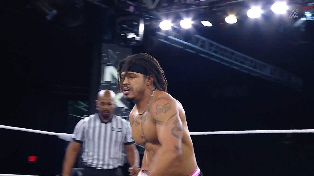 .Je’Von Evans and 🎯 are putting on a show! 🔥 #WWENXT