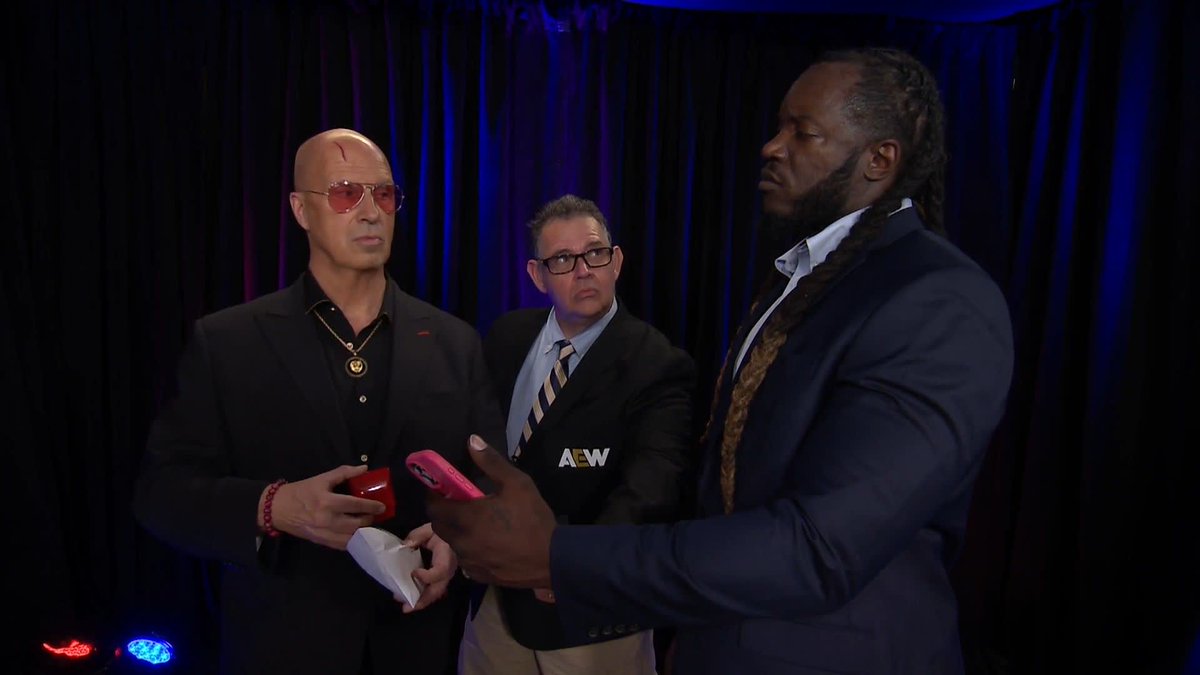 Don Callis receives an ominous message from a familiar voice Watch #AEWDynamite LIVE on TBS! The Invisible Hand | Alex Marvez
