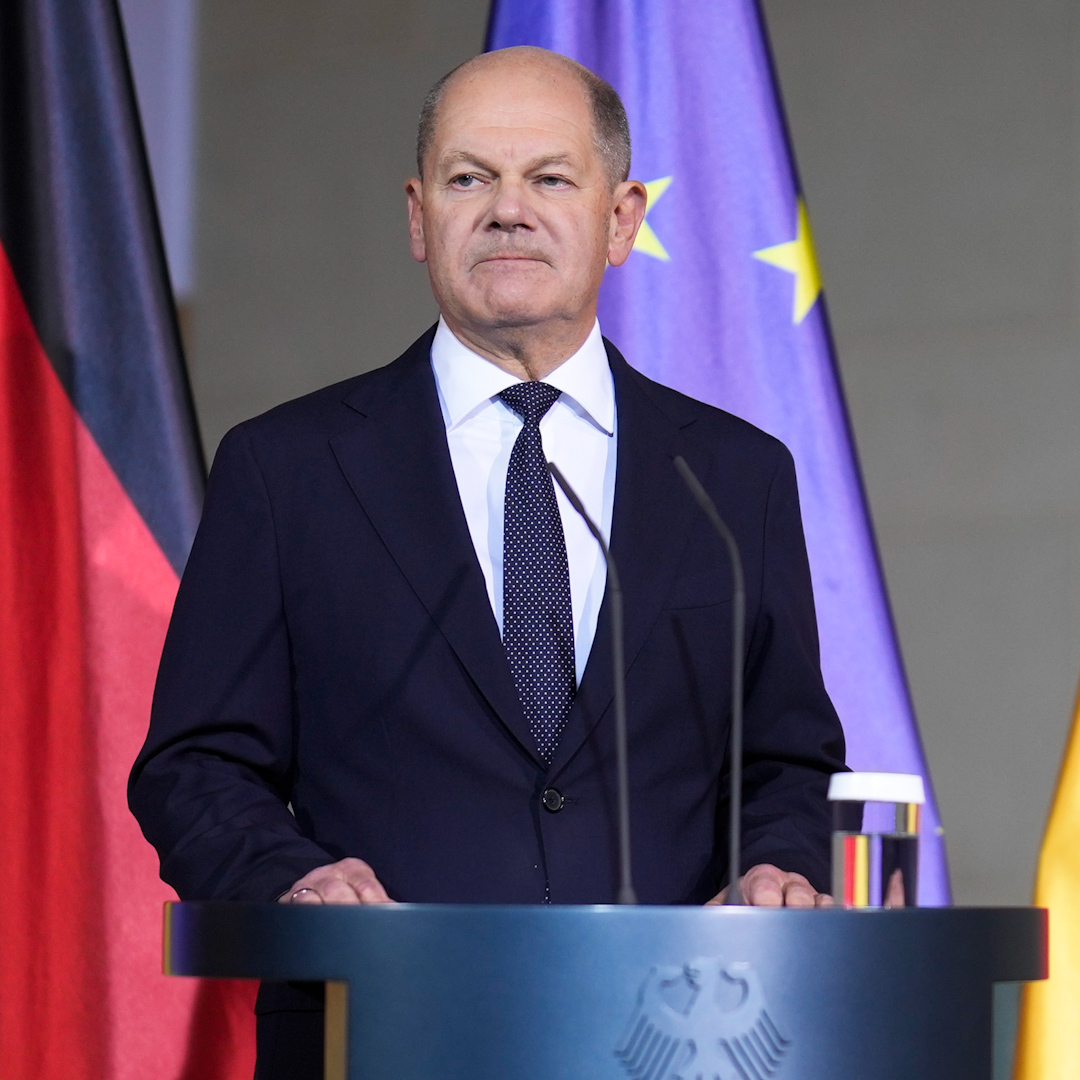 "Is it all chaos in Germany?" The coalition government has collapsed. DW's Chief Political Correspondent Nina Haase-Trobridge 🇪🇺 has more on what could happen next.