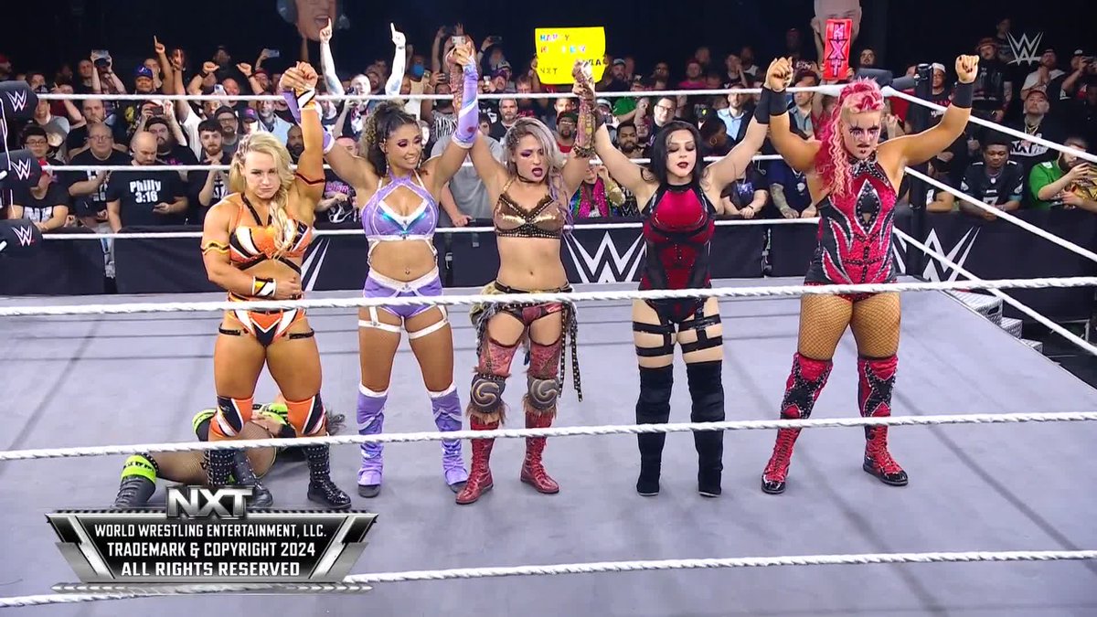 WHAT AN ENDING! WHAT A MAIN EVENT!! WHAT A NIGHT!!! #WWENXT