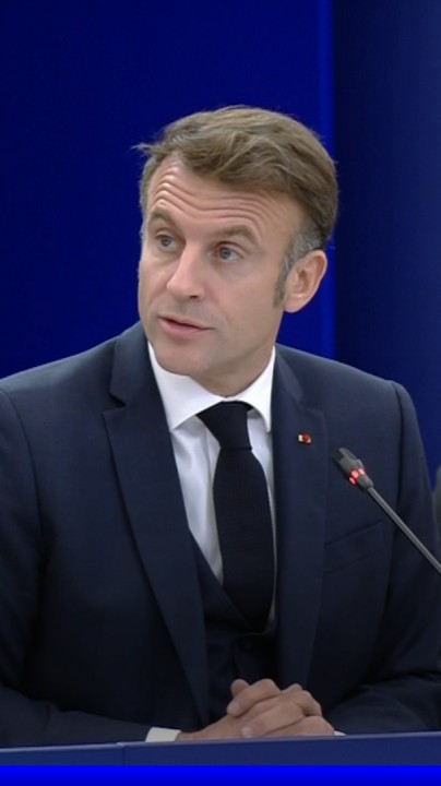 "Si on décide de rester des herbivores, les carnivores gagneront": Emmanuel Macron appelle l'Europe à "reprendre le contrôle"