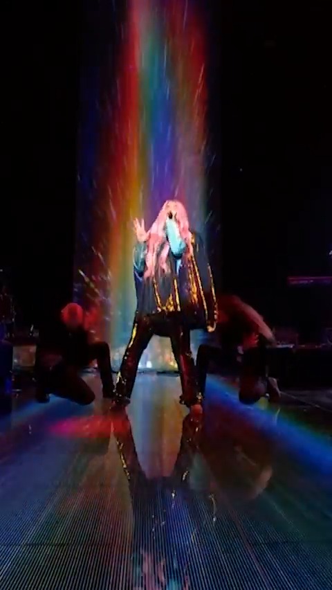 Daily reminder from kesha at the 2017 #MTVEMAs: your happy ending is up to you 🌈 ✨❤️