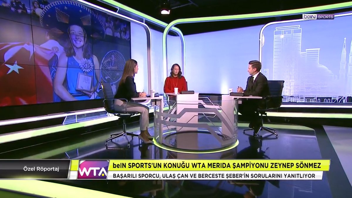 Zeynep Sönmez: “Ben ülkemi çok seven bir insanım, ülkeme çok bağlıyım. Şampiyon olduğumda Türk bayrağıyla fotoğraf çekilmek istedim. Bu başarıyla küçük-büyük, kadın erkek farketmez, insanlara umut olmak bana kendimi çok iyi hissettirdi.”