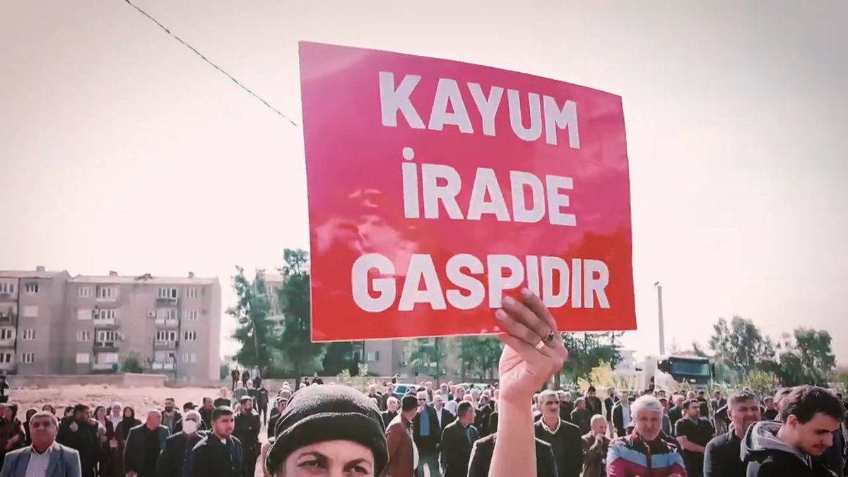“Kayyım değil, demokrasi” diyerek 8 Kasım’da Diyarbakır, Van, Doğubayazıt, Yüksekova ve Silopi'de; 9 Kasım’da İzmir, Ankara ve Adana’da miting ve buluşmalar gerçekleştiriyoruz. Halk iradesini savunan herkesi seçme ve seçilme hakkının gaspına karşı bir arada olmaya çağırıyoruz.
