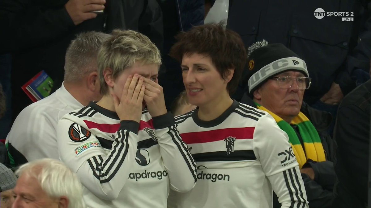 When you get a bit too excited before kick-off... This Manchester United fan had an accidental poke 😅 📺 TNT Sports &amp; discovery+ UK