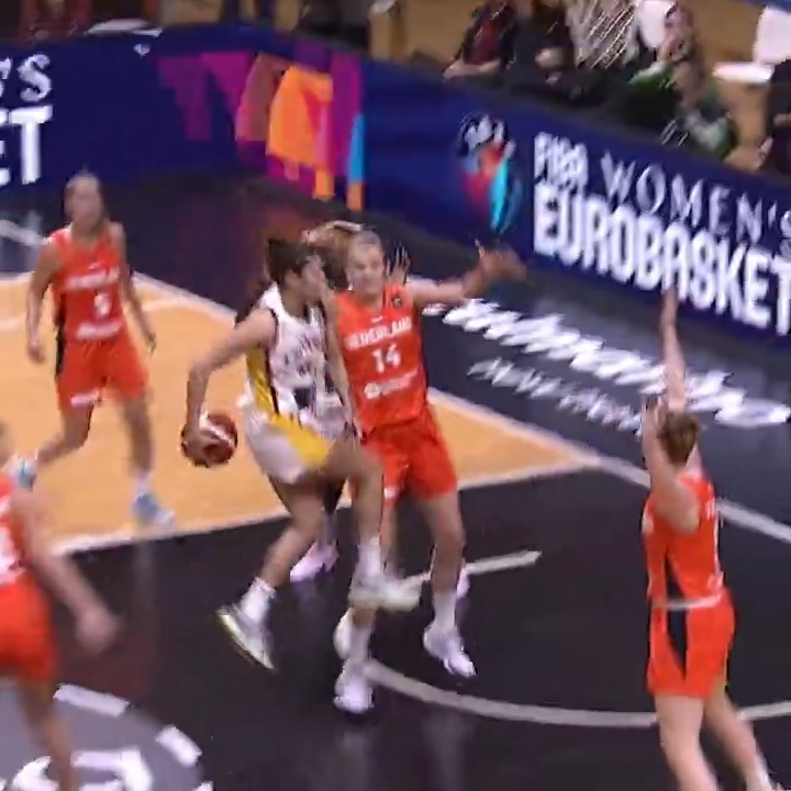 MARIA. CONDE. WOW. 🔥 #EuroBasketWomen x Baloncesto España