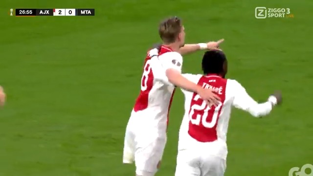 𝐖𝐀𝐔𝐖! 🌟 Heerlijk gevoetbald van Ajax: 2-0 🥵 #ZiggoSport #UEL #AJAMTA