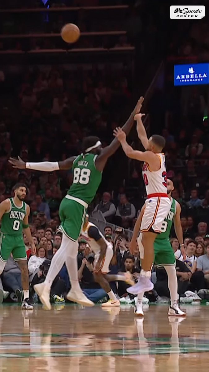 Celtics commentators couldn’t believe Steph made this 😭