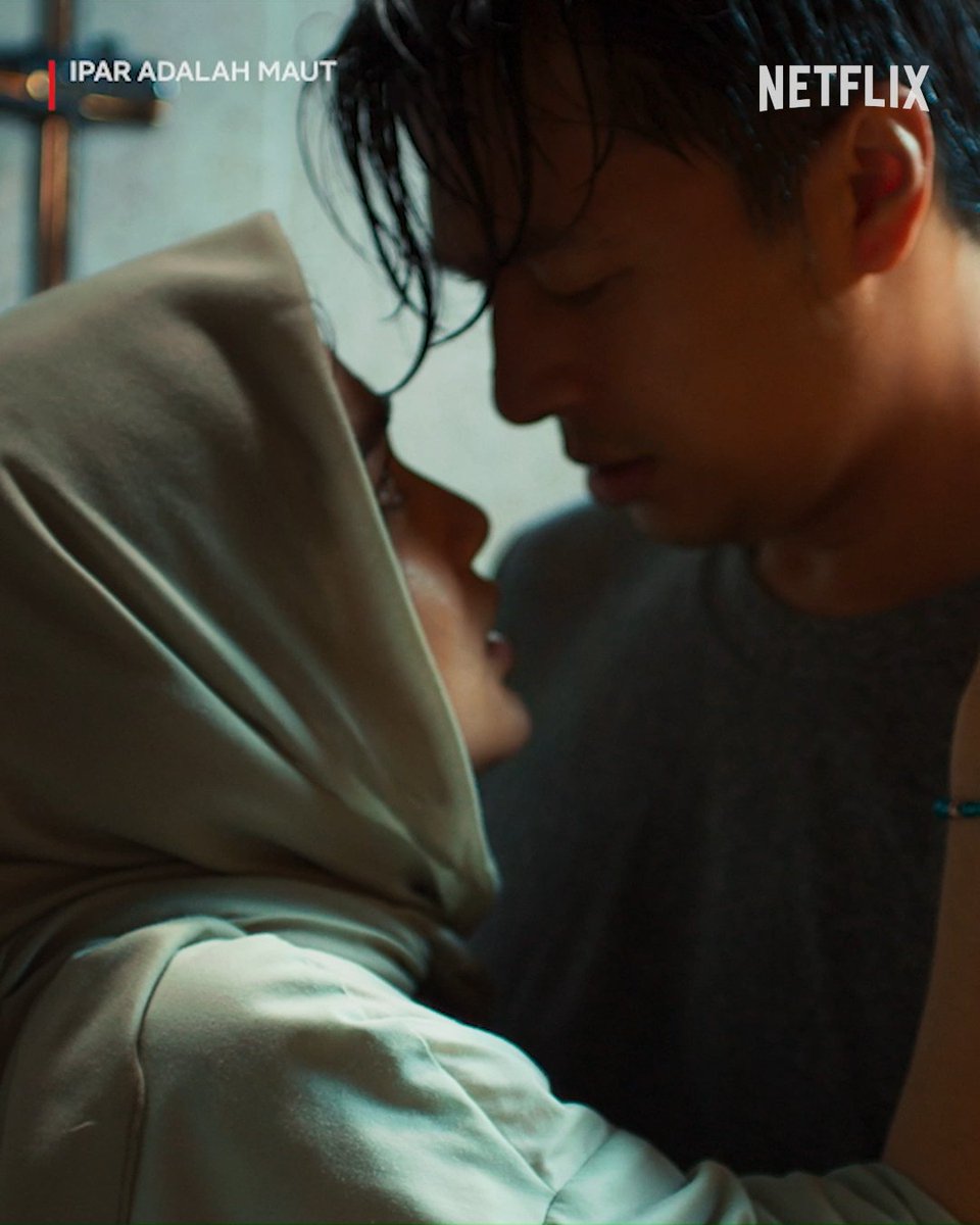 Saran aku sih, nontonnya bareng-bareng sama temen biar lebih greget ngejulidnya 🤭 Film Ipar Adalah Maut udah masuk Netflix, tonton sekarang!