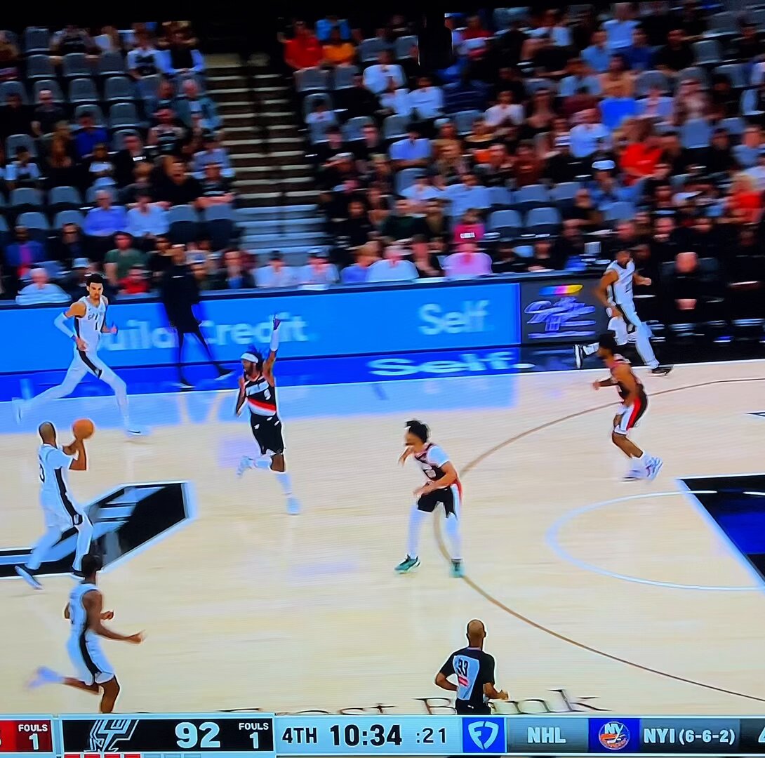 Wemby doing this at 7’6” is UNREAL 🤯