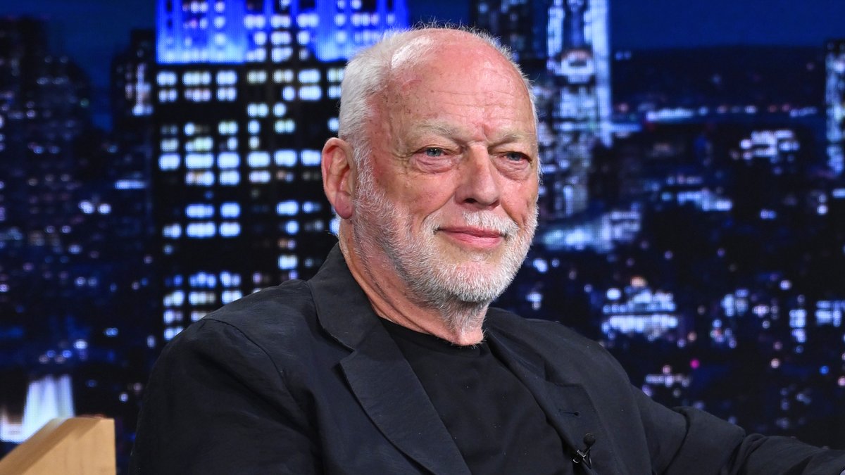 .David Gilmour thinks his new album Luck and Strange is his best work since Dark Side of the Moon with Pink Floyd! #FallonTonight