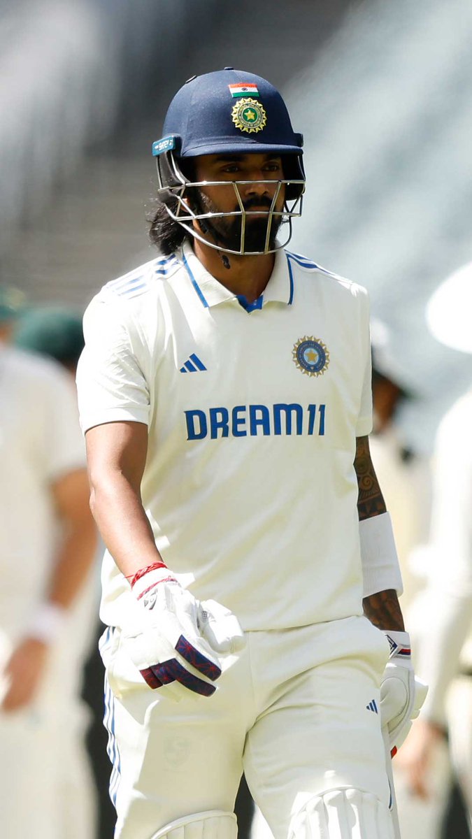 "Don't know what he was thinking!" Oops... that's an astonishing leave by KL Rahul 😱 #AUSAvINDA
