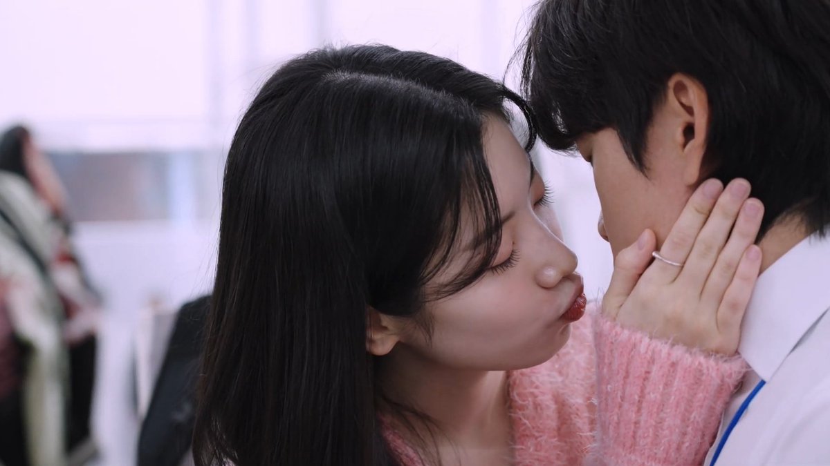 ACTRESS DAHYUN'S "KISS" SCENE??? 😭😭
