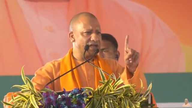 हर गुंडा, दंगाई, पेशेवर अपराधी और माफिया आज समाजवादी पार्टी का शागिर्द बन चुका है…