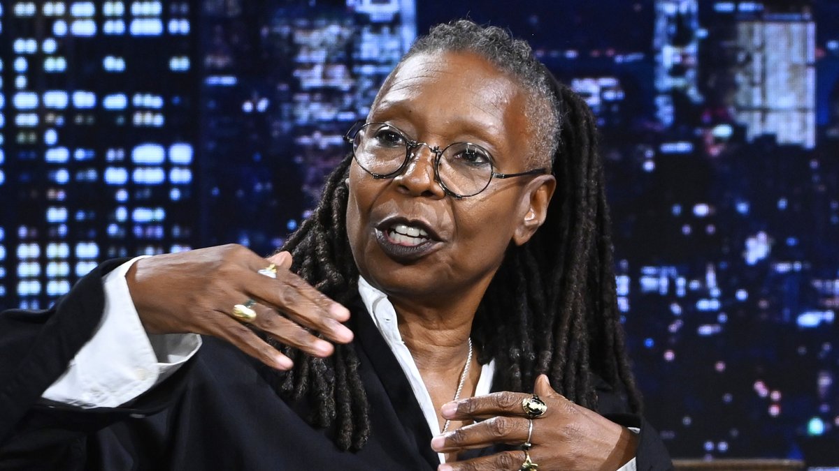 🗣 "If it's a woman playing it, we are showing it" Last night Whoopi Goldberg launched a women's sports channel focusing on women and women only 😲 All Women’s Sports Network (AWSN) is set to fill global gaps in broadcasting of women’s sports 👏🏼