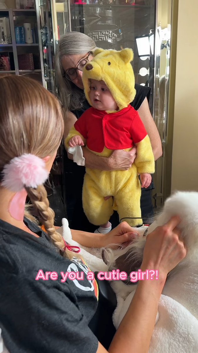 London and Phoenix were the perfect Winnie the Pooh 🧸🍯 and Tigger 🐯🥹 #HappySlivingween