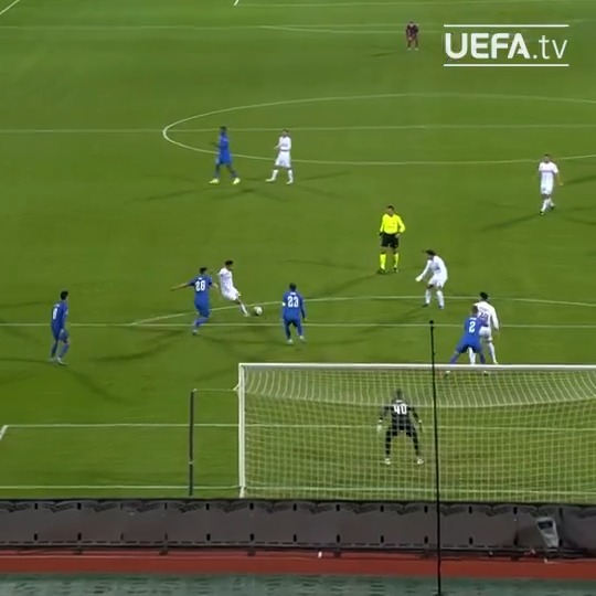20-year-old Stroeykens's spin and finish 🥵 RSC Anderlecht | #UEL