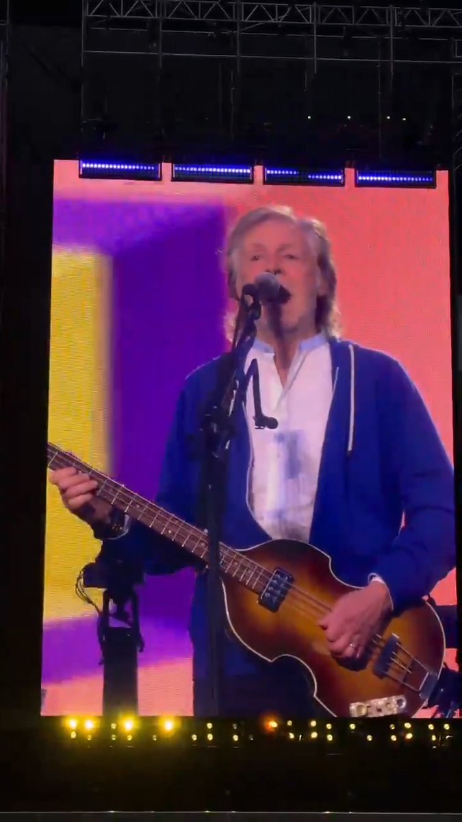 Sir Paul McCartney y su equipo ya se están preparando para el concierto de esta noche en la Casa Rayada. 💙🤍🇬🇧 ¡Y traen la de gala!🥹🔝
