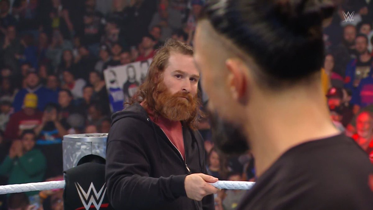 "Listen to what he has to say... please." 🙏 Sami Zayn is here to explain himself to Roman Reigns... #SmackDown
