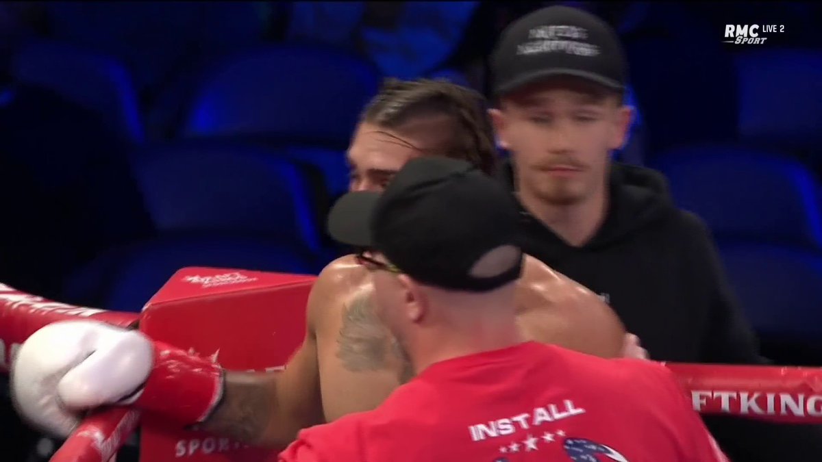 😅✂️ Quand Austin DeAnda passe chez le coiffeur entre deux rounds !