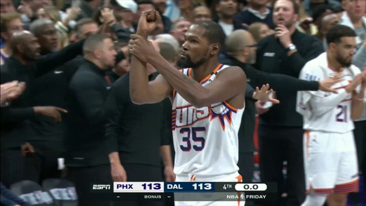 Jusuf Nurkic was awarded free throws on this final play of Suns-Mavs. Phoenix survives and improves to 8-1 🔥