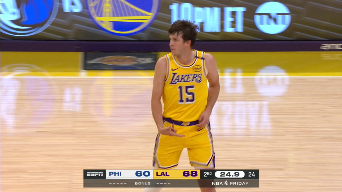 Austin Reaves with 5 threes before halftime in LA 🔥 Lakers lead the Sixers 68-60 at the half 👀