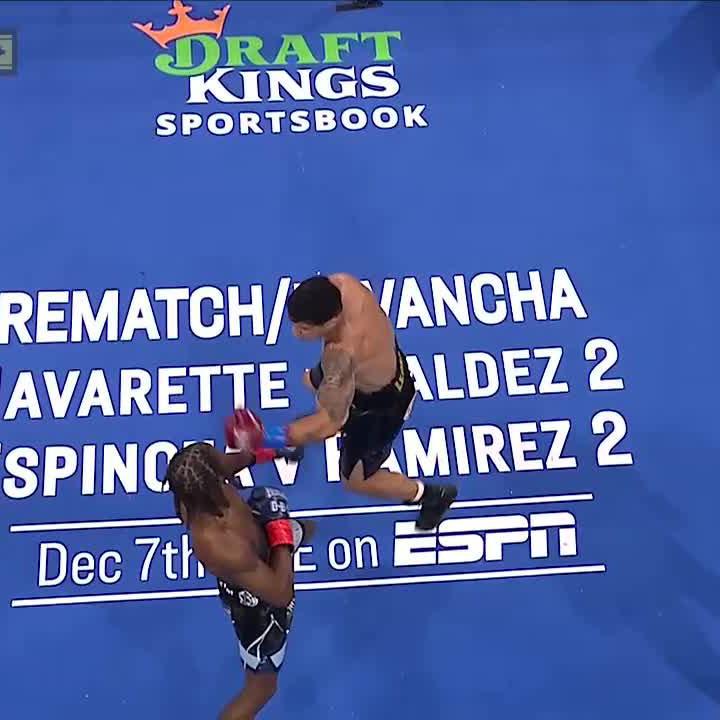 He's HIM 😤 Keyshawn Davis made it look EASY in his hometown!